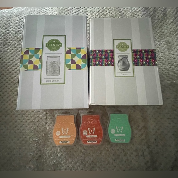3 wax warmers and 3 full wax melt bars (Scentsy) - Picture 1 of 8